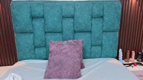 oliviabonnie online show from March 2026 07:09:01 PM