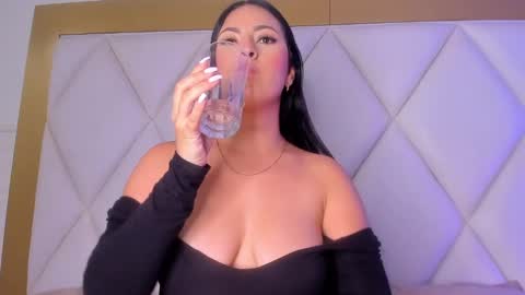 OLIVIA online show from January 2025 01:43:02 AM