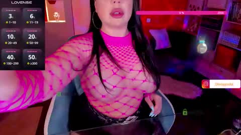 Oliviagoold online show from November 2025 07:30:01 PM