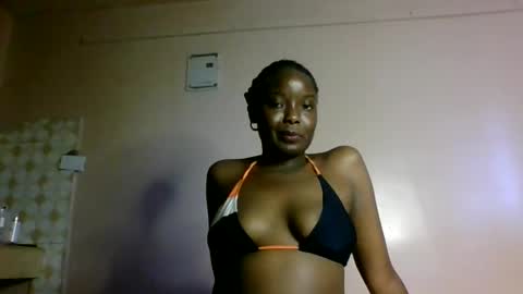 oliviah_1 online show from October 2025 10:26:02 AM