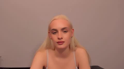 Snapshot of oliviahappy chatting on March 2026 05:21:01 PM oliviaBeauty online show from March 2026 05:21:01 PM