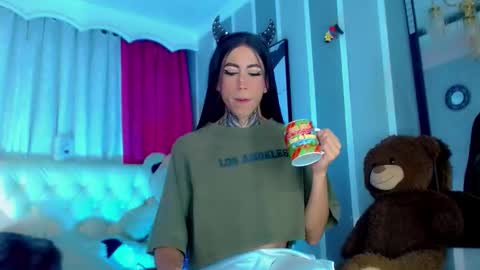 oliviahot01 online show from March 2026 01:51:01 AM
