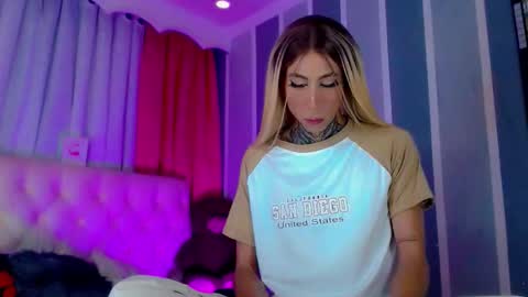 oliviahot01 online show from April 2026 01:56:02 AM