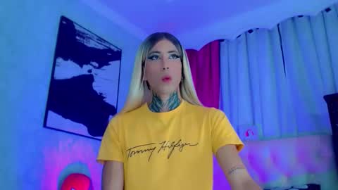 oliviahot01 online show from May 2026 01:00:02 AM