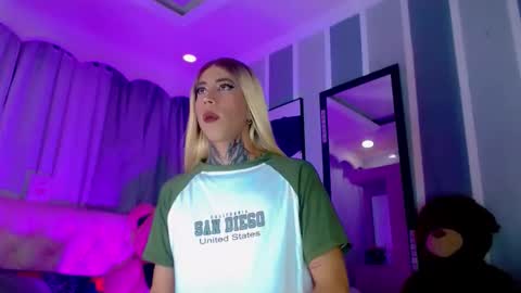 oliviahot01 online show from June 2026 01:20:02 AM