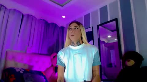 oliviahot01 online show from June 2026 01:06:01 AM