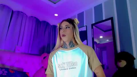 oliviahot01 online show from June 2026 01:38:02 AM