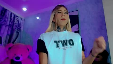 oliviahot01 online show from June 2026 01:19:02 AM