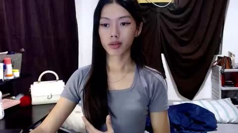 oliviaknightx online show from February 2026 02:42:02 PM