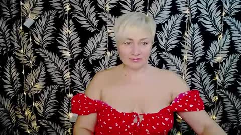 Kelly online show from January 2025 12:18:01 PM