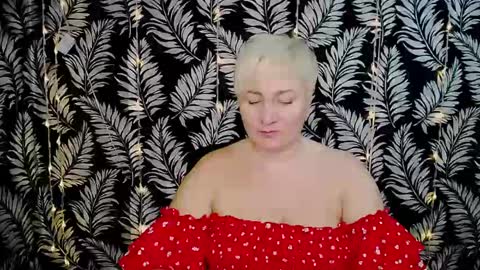 Kelly online show from January 2025 12:18:01 PM