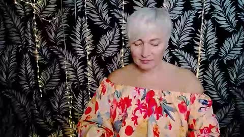 Snapshot of oliviaoskar_ chatting on November 2025 12:07:01 PM Kelly online show from November 2025 12:07:01 PM