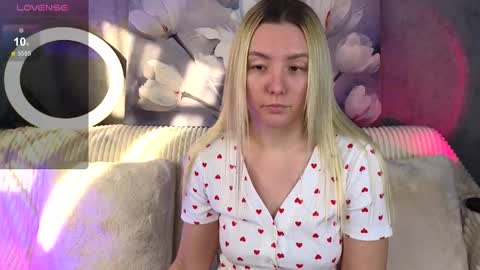Snapshot of oliviashepard chatting on January 2025 07:19:02 AM oliviashepard online show from January 2025 07:19:02 AM