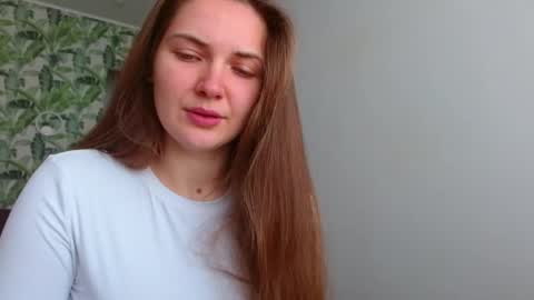 Snapshot of oliviashiny chatting on April 2026 04:19:01 AM Olivia online show from April 2026 04:19:01 AM