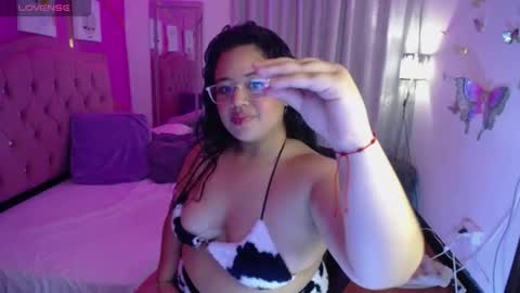 Snapshot of oliviia_cute chatting on October 2025 04:10:02 AM oliviia_cute online show from October 2025 04:10:02 AM