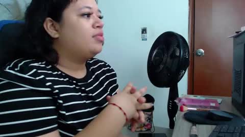 Snapshot of oliviia_cute chatting on November 2025 05:09:02 AM oliviia_cute online show from November 2025 05:09:02 AM