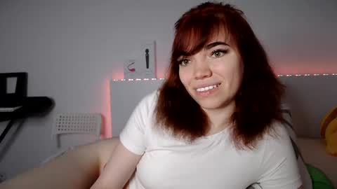 Snapshot of olivka_flower chatting on December 2024 09:28:02 PM Angelina Lina online show from December 2024 09:28:02 PM