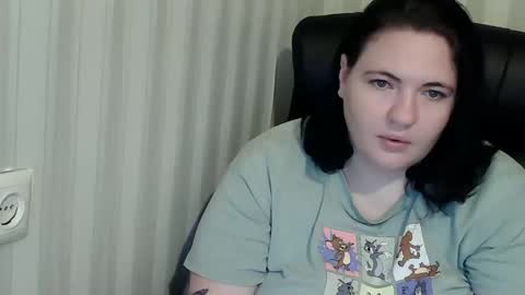 Snapshot of olyaandnetty chatting on October 2025 03:01:01 PM OlyaAndNetty online show from October 2025 03:01:01 PM