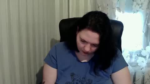 Snapshot of olyaandnetty chatting on October 2025 10:27:01 AM OlyaAndNetty online show from October 2025 10:27:01 AM