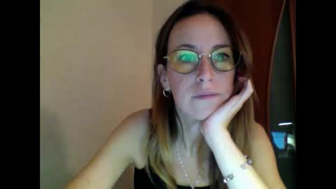 olyra11 online show from March 2026 05:42:02 PM