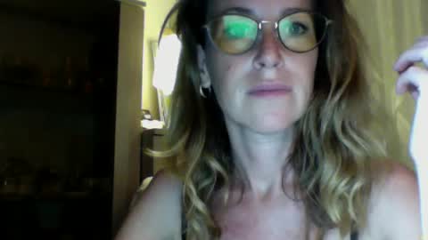 olyra11 online show from June 2026 06:17:02 PM
