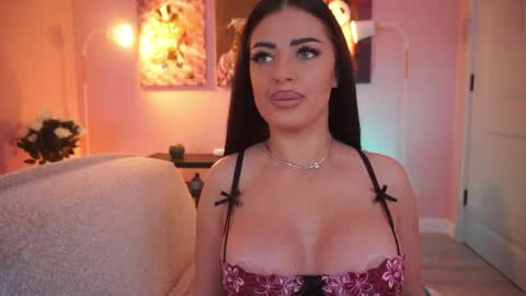 Olyvia online show from April 2026 07:42:02 PM