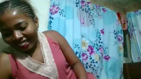 Snapshot of olyvienne90 chatting on December 2025 05:39:02 PM olyvienne90 online show from December 2025 05:39:02 PM