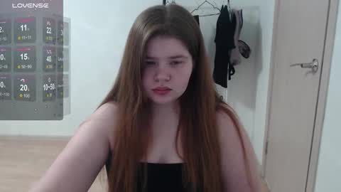 Snapshot of omellyoo chatting on December 2025 11:49:02 AM MellY online show from December 2025 11:49:02 AM