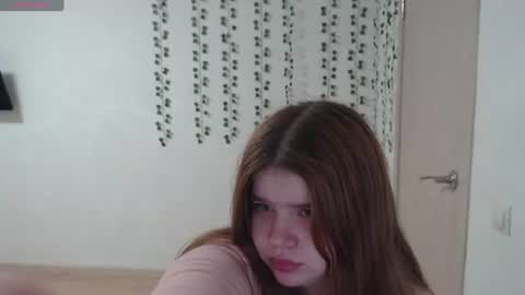 Snapshot of omellyoo chatting on June 2026 08:22:02 PM MellY online show from June 2026 08:22:02 PM