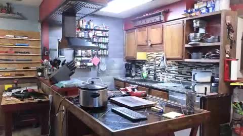 Snapshot of omfgy chatting on March 2026 06:12:02 PM Norm online show from March 2026 06:12:02 PM