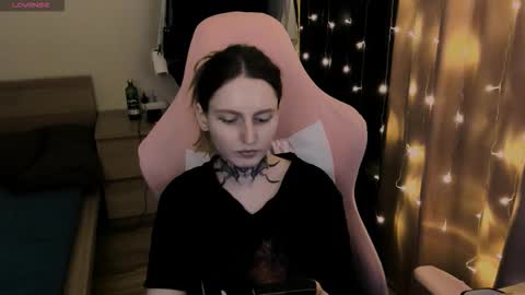 on_yxxx online show from October 2025 07:03:01 PM