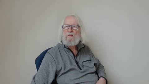 Snapshot of onanister chatting on January 2025 08:06:01 AM Somewhere over the rainbow online show from January 2025 08:06:01 AM