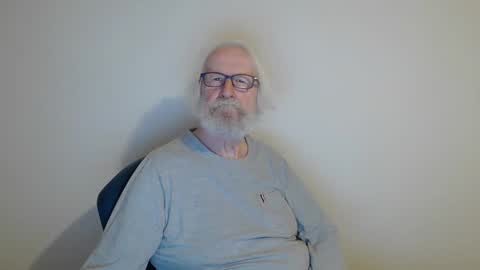 Snapshot of onanister chatting on January 2025 06:20:01 AM Somewhere over the rainbow online show from January 2025 06:20:01 AM