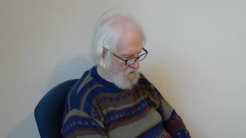 Snapshot of onanister chatting on January 2025 07:39:01 AM Somewhere over the rainbow online show from January 2025 07:39:01 AM