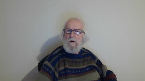 Snapshot of onanister chatting on January 2025 06:28:01 PM Somewhere over the rainbow online show from January 2025 06:28:01 PM