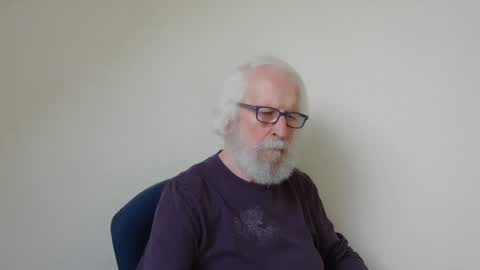 Snapshot of onanister chatting on January 2025 01:20:01 PM Somewhere over the rainbow online show from January 2025 01:20:01 PM