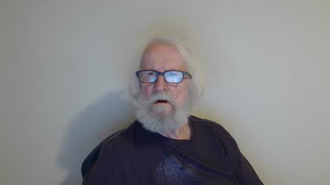 Snapshot of onanister chatting on January 2025 09:04:02 PM Somewhere over the rainbow online show from January 2025 09:04:02 PM