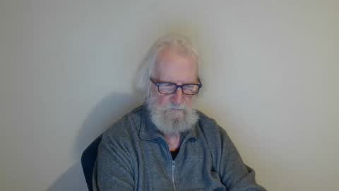 Snapshot of onanister chatting on January 2025 09:18:02 PM Somewhere over the rainbow online show from January 2025 09:18:02 PM