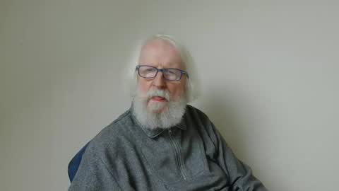 Snapshot of onanister chatting on February 2025 01:22:01 PM Somewhere over the rainbow online show from February 2025 01:22:01 PM