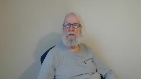 Snapshot of onanister chatting on February 2025 07:28:01 AM Somewhere over the rainbow online show from February 2025 07:28:01 AM