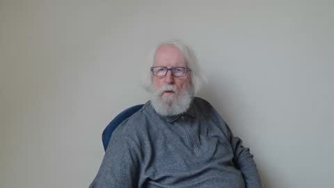 Snapshot of onanister chatting on February 2025 03:05:01 PM Somewhere over the rainbow online show from February 2025 03:05:01 PM