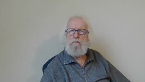 Snapshot of onanister chatting on February 2025 08:06:02 AM Somewhere over the rainbow online show from February 2025 08:06:02 AM