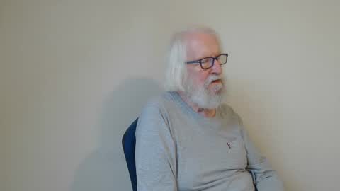 Snapshot of onanister chatting on February 2025 07:42:02 AM Somewhere over the rainbow online show from February 2025 07:42:02 AM