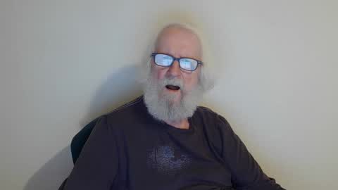 Snapshot of onanister chatting on March 2025 09:22:01 PM Somewhere over the rainbow online show from March 2025 09:22:01 PM