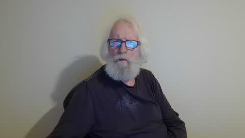 Snapshot of onanister chatting on March 2025 09:14:02 PM Somewhere over the rainbow online show from March 2025 09:14:02 PM