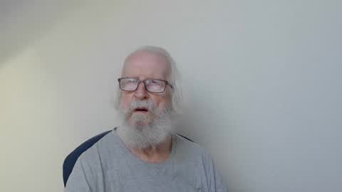 Snapshot of onanister chatting on September 2025 07:21:02 AM Somewhere over the rainbow online show from September 2025 07:21:02 AM