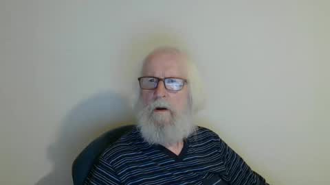 Snapshot of onanister chatting on September 2025 08:54:01 PM Somewhere over the rainbow online show from September 2025 08:54:01 PM