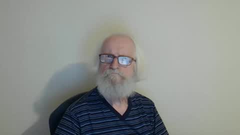 Snapshot of onanister chatting on September 2025 08:12:02 PM Somewhere over the rainbow online show from September 2025 08:12:02 PM