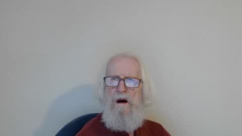 Snapshot of onanister chatting on October 2025 06:55:01 AM Somewhere over the rainbow online show from October 2025 06:55:01 AM