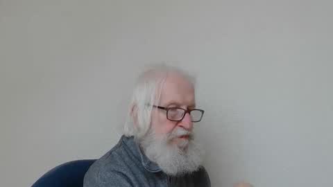 Snapshot of onanister chatting on November 2025 07:52:02 AM Somewhere over the rainbow online show from November 2025 07:52:02 AM